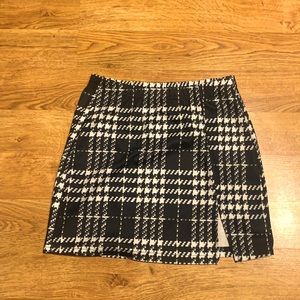 black and white mini skirt